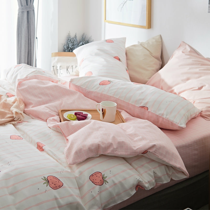 Houseware |  Cute Plaid Strawberry Bedding Set Houseware Houseware