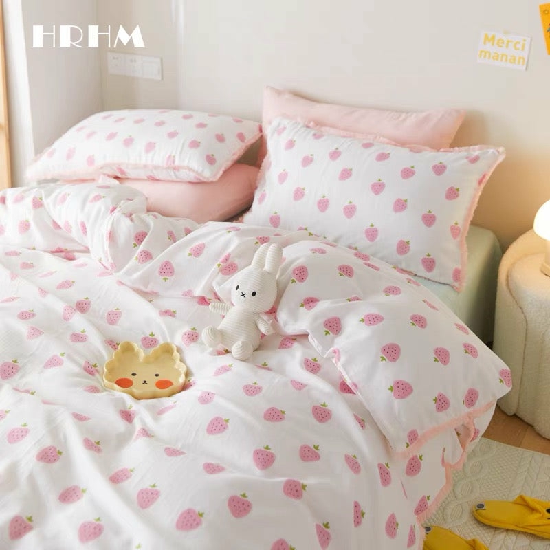 Houseware |  Many Strawberries Bedding Set Houseware Houseware