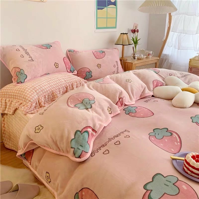 Houseware |  Plaid Strawberry Bedding Set Houseware Houseware